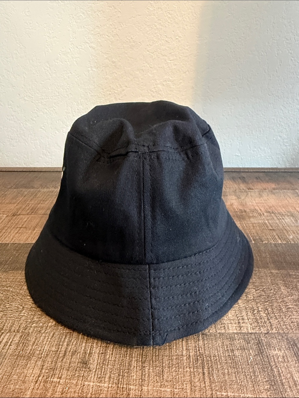Urban Outfitters Black Bucket Hat with Yellow Butterfly and White Daisies - Picture 4 of 6